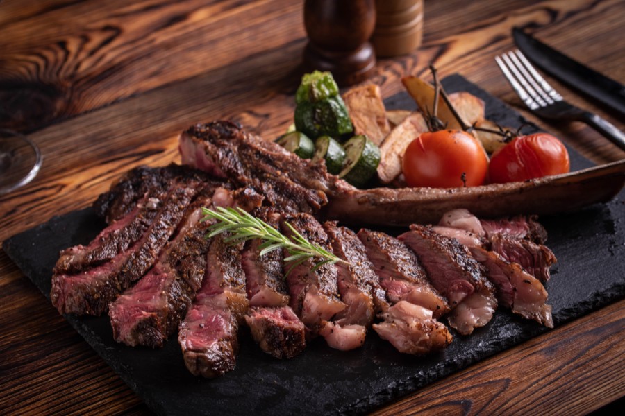QUALI SONO I PRINCIPALI TAGLI DI CARNE BOVINA PER BISTECCA? 6
